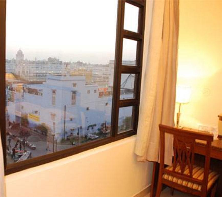 Hotel Indus Amritsar Bagian luar foto